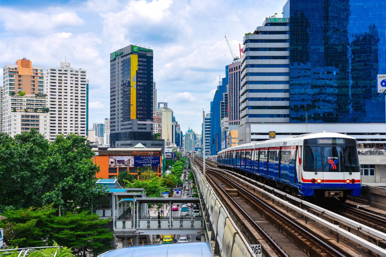 渋滞知らずの都市鉄道網