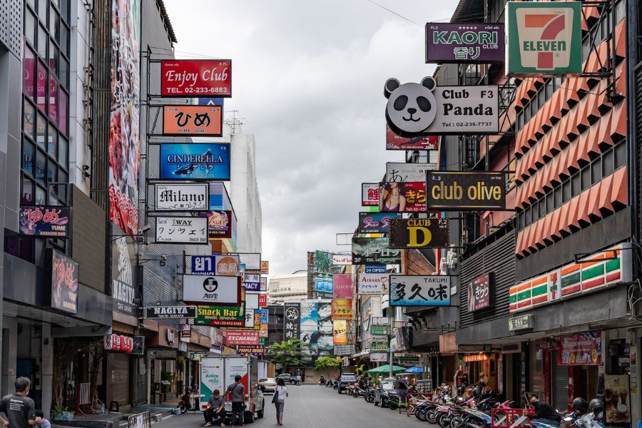 シーロム・サトーン