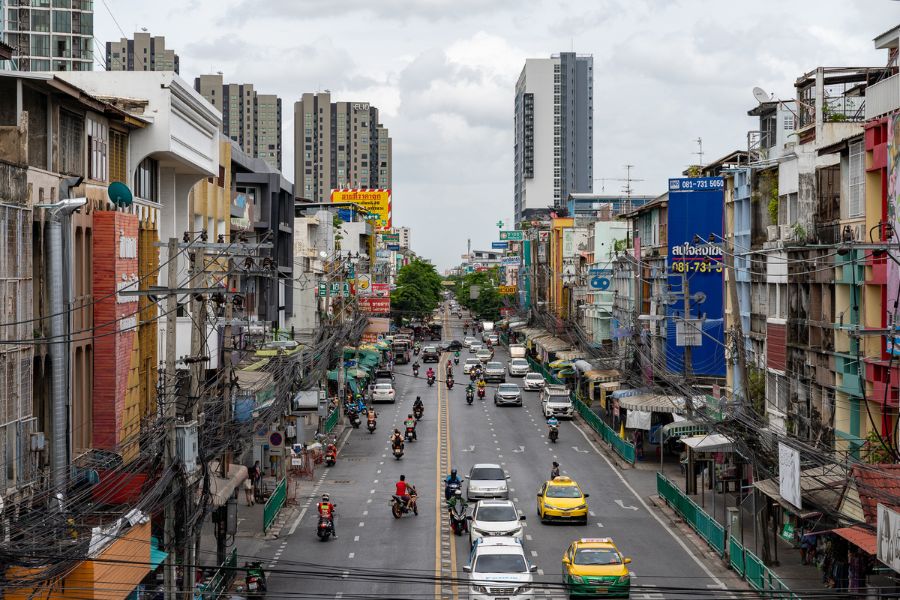 スクンビット郊外（バンチャーク・プナウィティ・ウドムスック・バンナー）